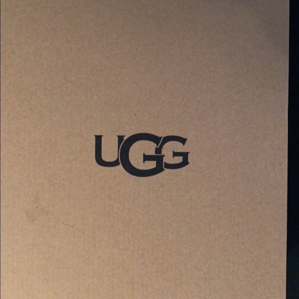 Reese’s Ugg’s size 5